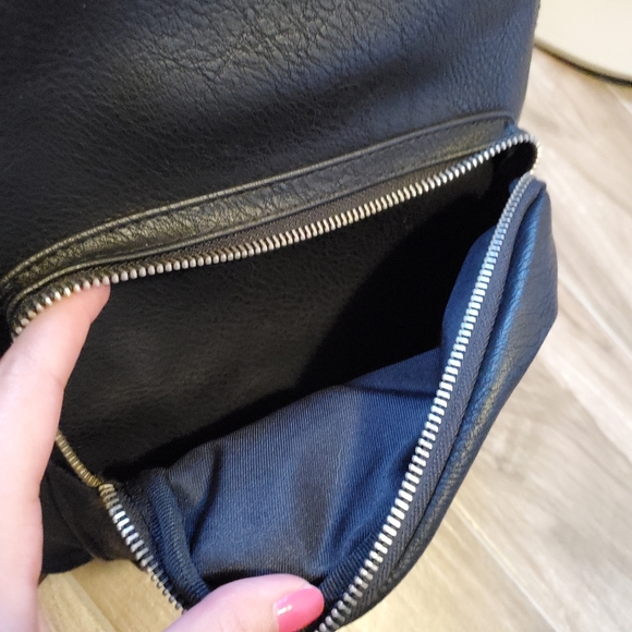 Universal thread mini backpack - Picture 4 of 5